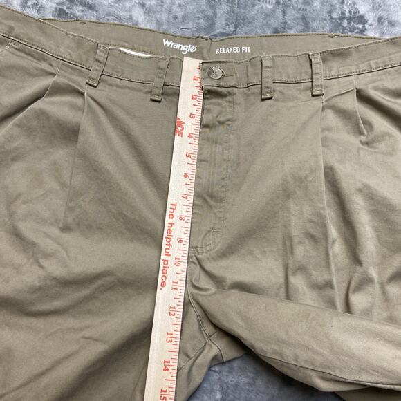 Wrangler Pleated Chino Pants Men's Size 44x32 Brown - Picture 4 of 11